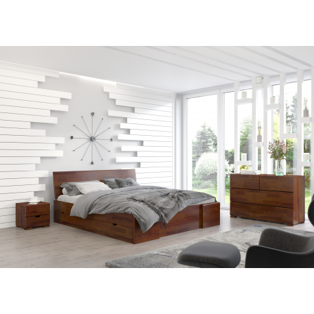 Masívna posteľ z borovice s úložným priestorom